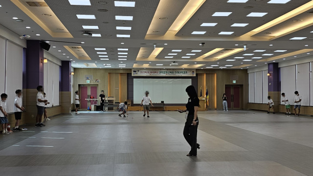 동국대학교 과학영재교육원 드론교육, 시범 뒤 이어진 동시 비행 체험