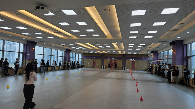 두 갈래 코스로 안전한 교대를 운영한 성남시 한빛중학교 드론교육