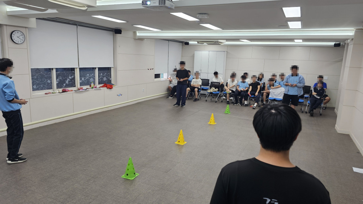 08_창의경영고_원뿔코스_순차조종.jpg