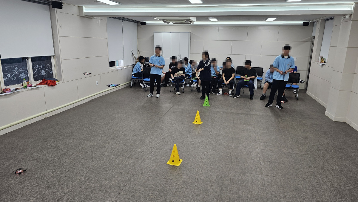09_창의경영고_후반_원뿔코스실습.jpg